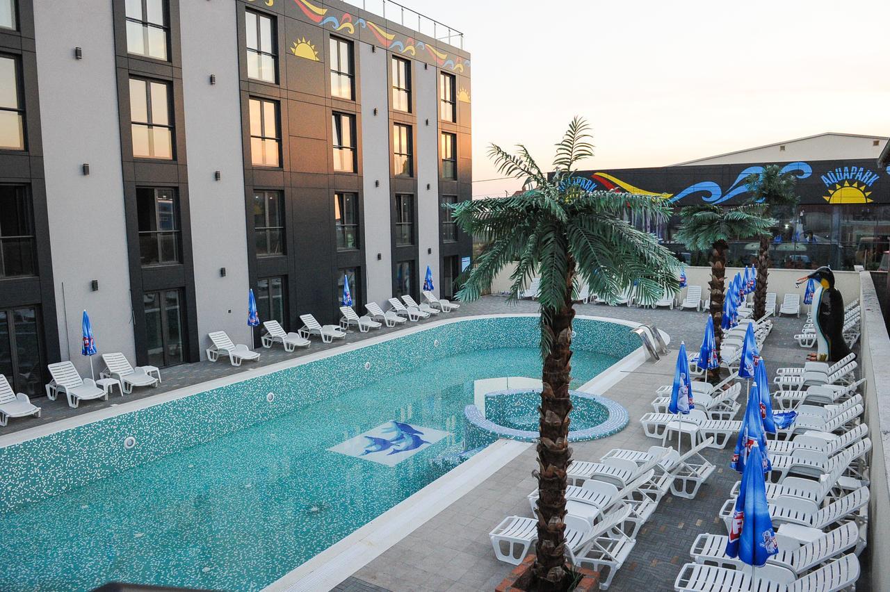 Garni Hotel Hollywoodland Wellness & Aquapark Belgrade Exterior photo